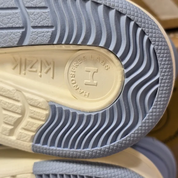 Sydney, Soft Chambray, leather, comfortable, NIB, $149 - Picture 7 of 11